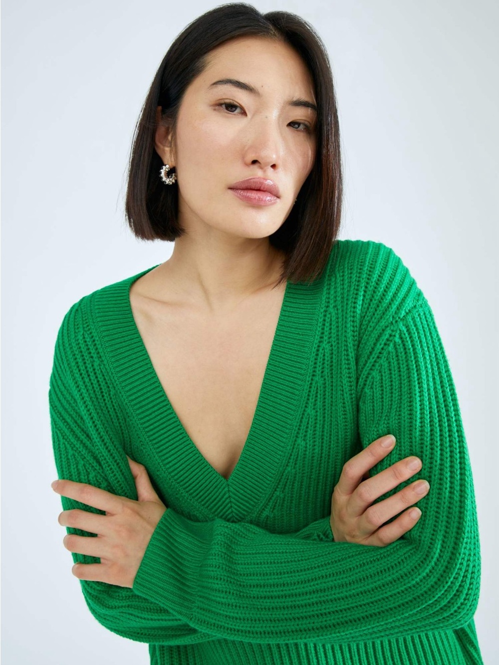 Babaton V-Neck Ribbed 100% Merino wool Sweater in Emerald Green